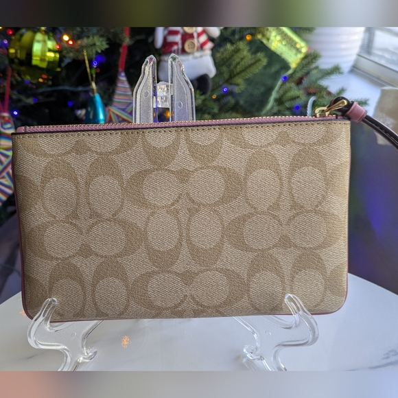 COACH LARGE CORNER ZIPPY WRISTLET . - Picture 2 of 9